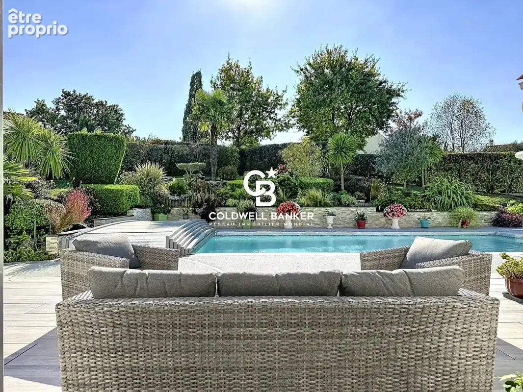 Maison de prestige à vendre à Talmont-Saint-Hilaire : Piscine, calme et nature - photo 2