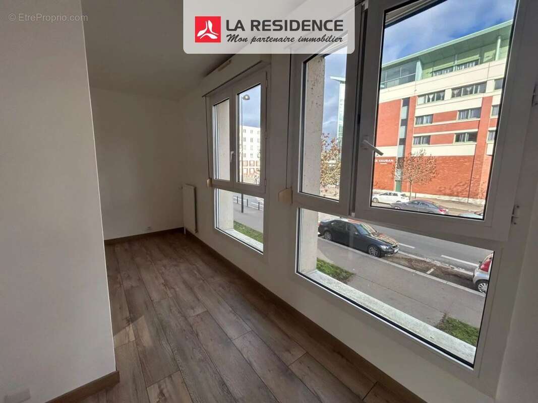 Appartement à MONTIGNY-LE-BRETONNEUX