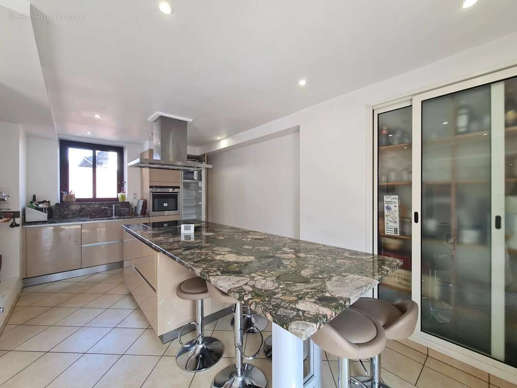 Appartement à AIX-LES-BAINS