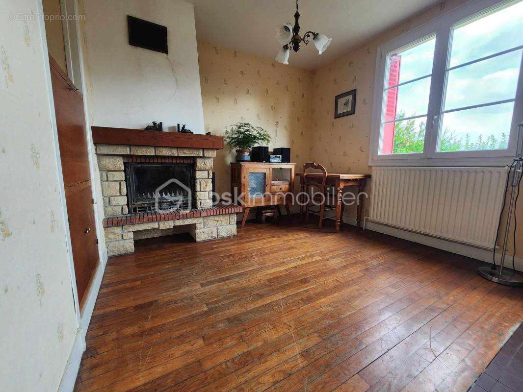 Maison à SAINT-MAURICE-AUX-RICHES-HOMMES