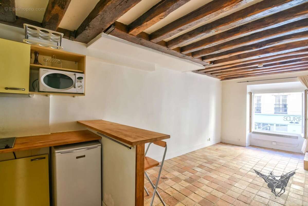 Appartement à PARIS-10E