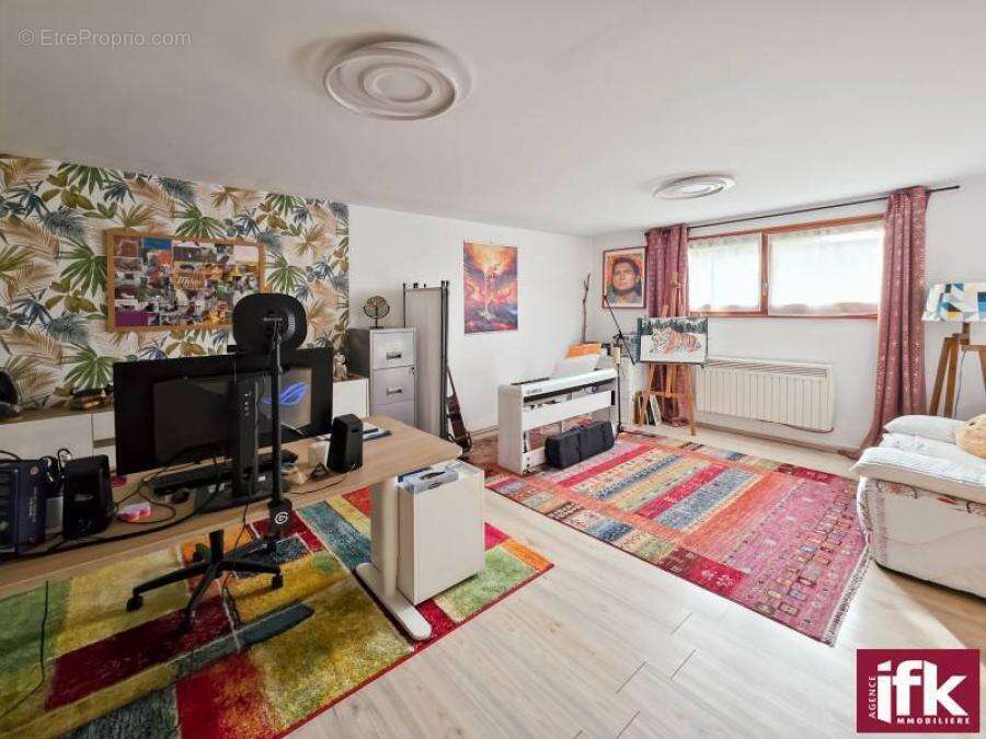 Volgelsheim - Maison de 154m2 + local independant - photo 13