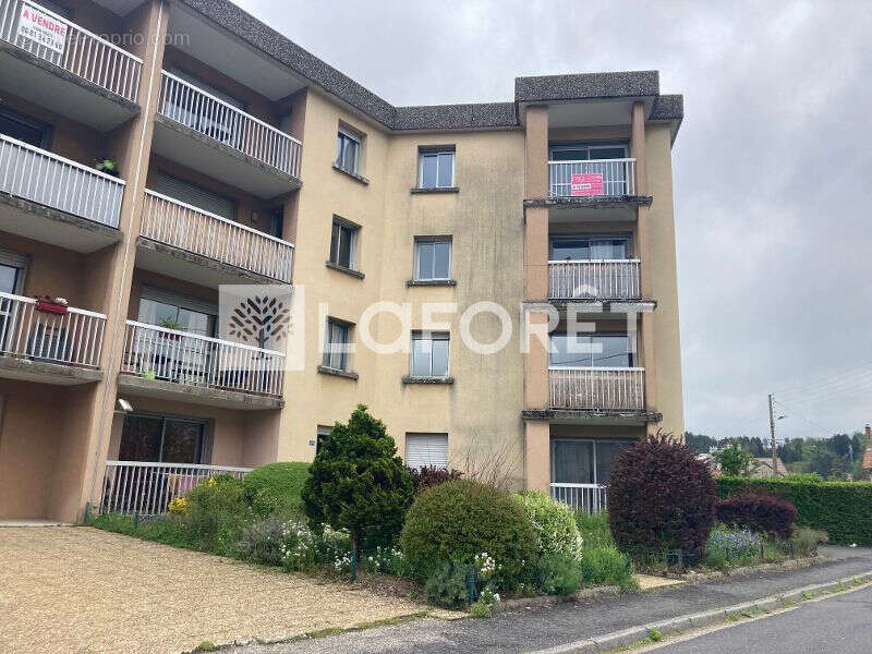 Appartement à RIOM-ES-MONTAGNES