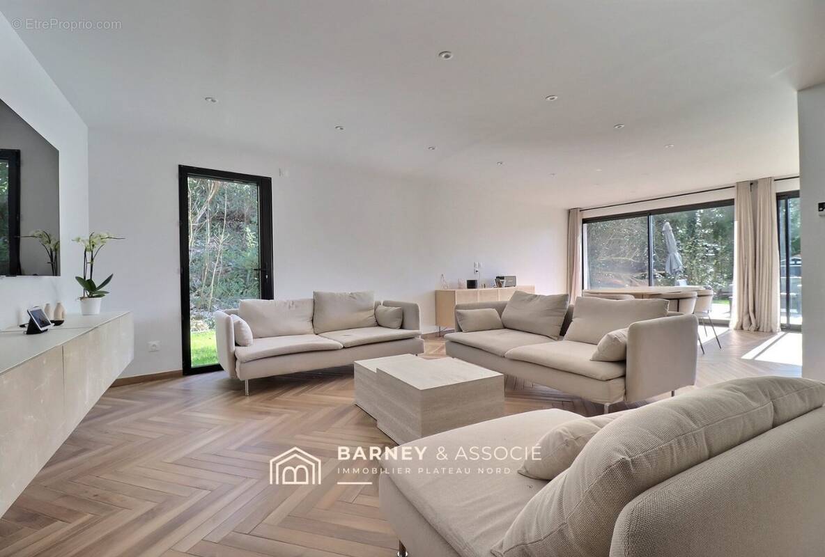 Maison à MONT-SAINT-AIGNAN