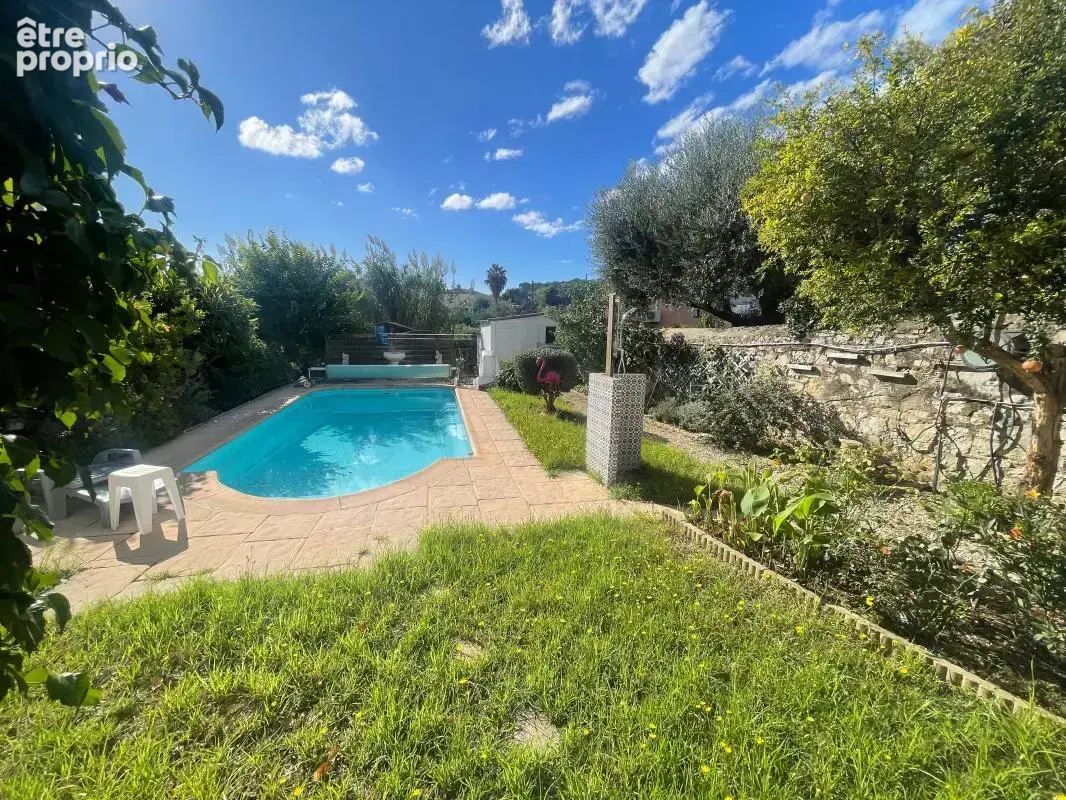 A vendre la seyne sur mer 83500 maison de caractere 5 pieces jardin garage piscine - photo 4