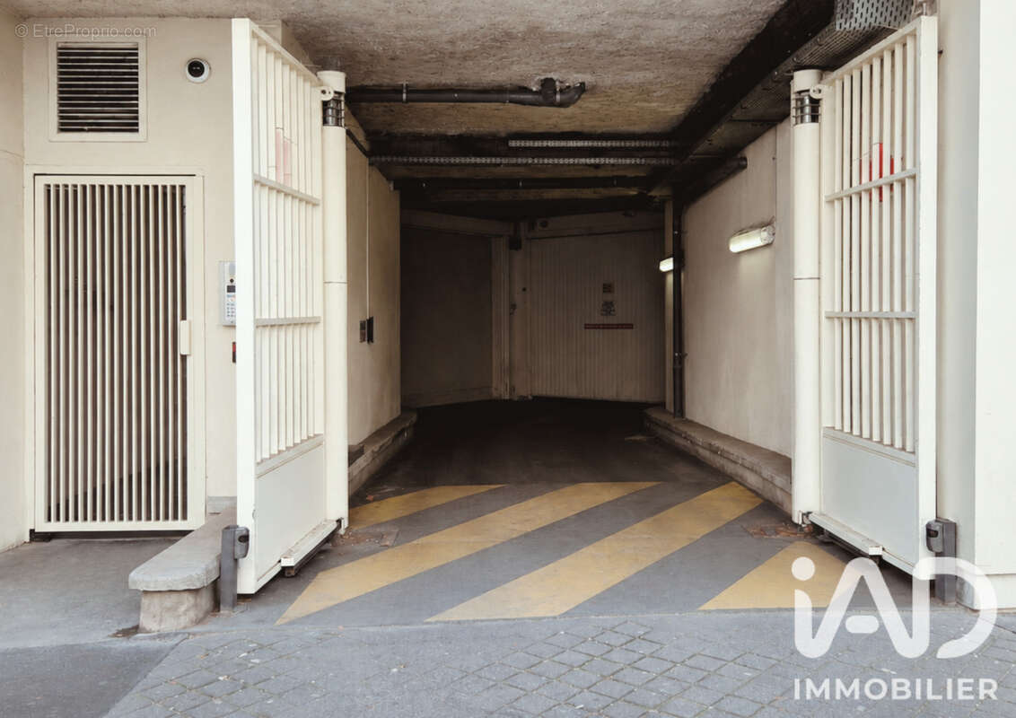 Photo 3 - Parking à PARIS-19E