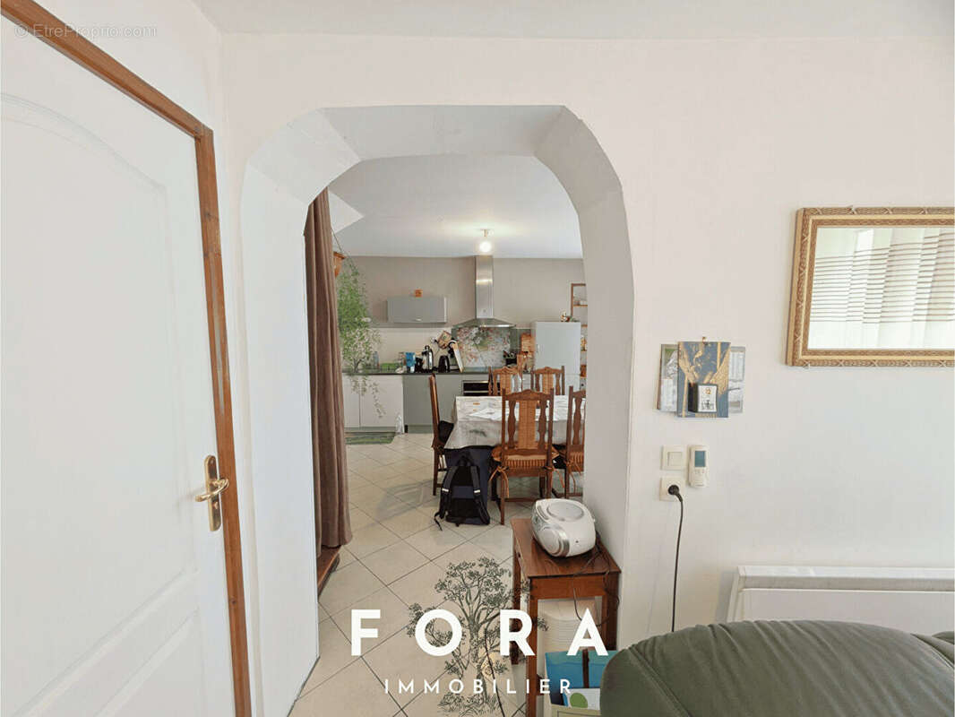 Maison à CONDE-SUR-NOIREAU