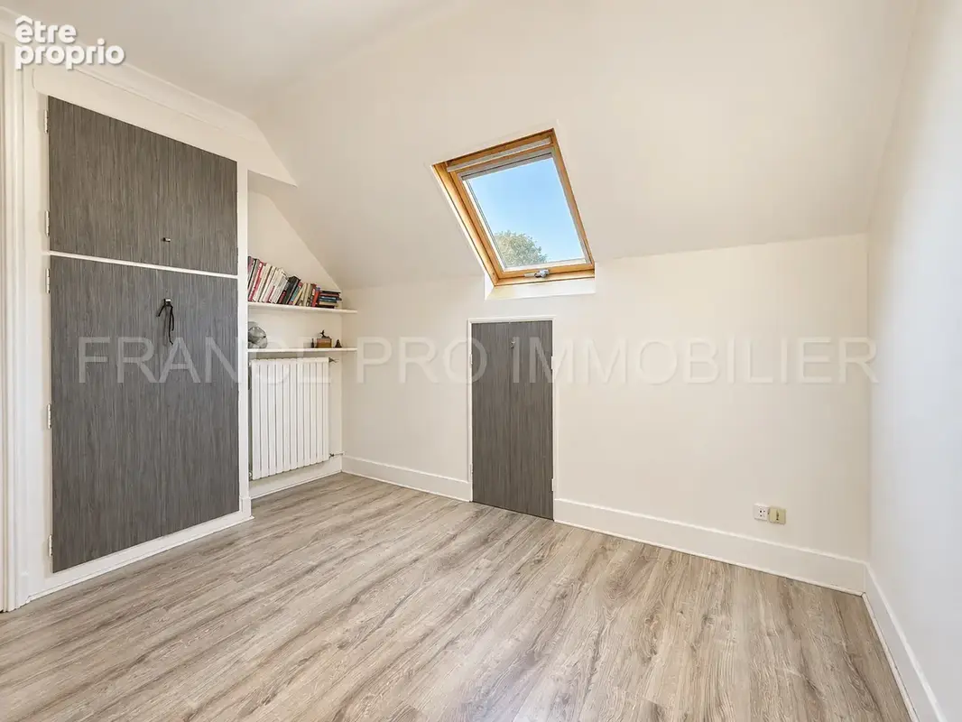 Maison de ville en pierre avec cour - Cherbourg centre - photo 14