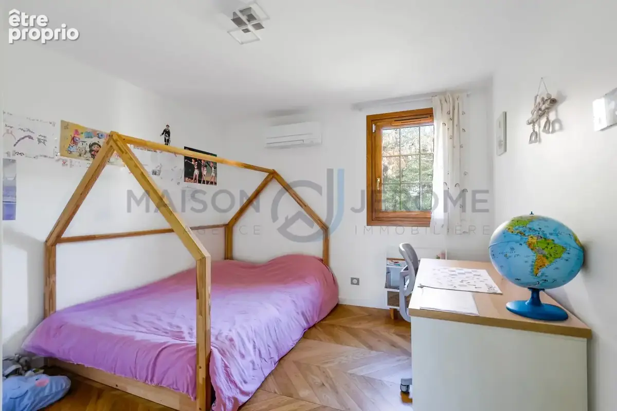 Sucy-en-brie – maison rénovée – 191,5 m² habitables – 5 chambres – séjour cathédrale – terrain de 1 021 m² - photo 10