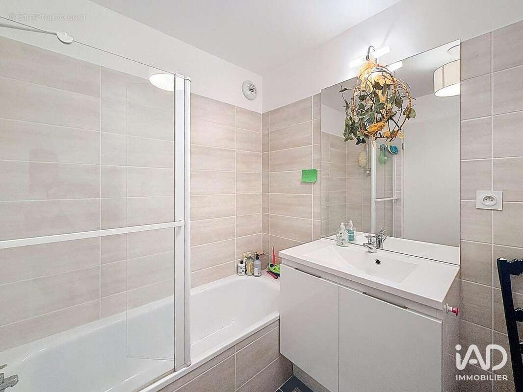 Appartement 83 m² à Chevrier  - photo 8