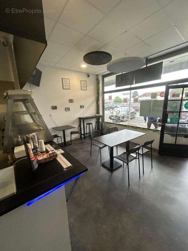 Commerce à PONTAULT-COMBAULT