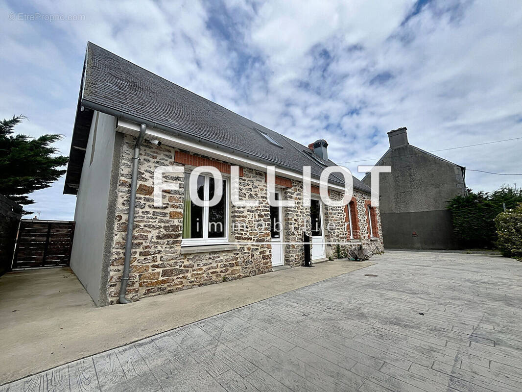 Maison à BRICQUEVILLE-SUR-MER