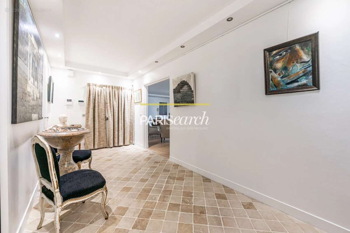 Appartement à NEUILLY-SUR-SEINE