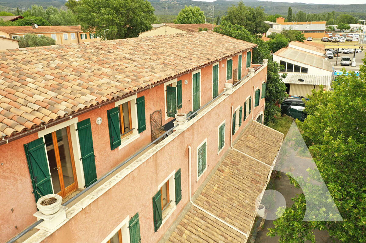 Appartement à SALERNES