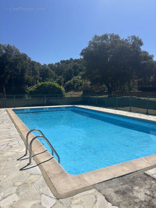 mini-villa  meublée avec terrasse, jardin et piscine   À seulement 1 km de la plage - photo 7