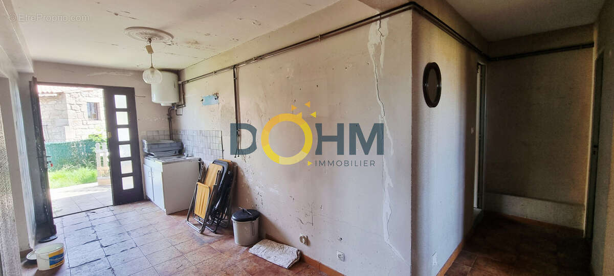 Maison, deux chambres et fort potentiel d'aménagement dans un cadre campagne - photo 3