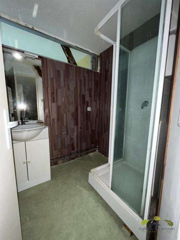 Maison à SAINT-LEONARD-DE-NOBLAT