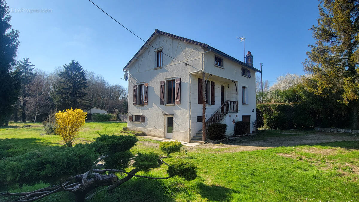 Maison à SAINT-SAUVEUR-LES-BRAY