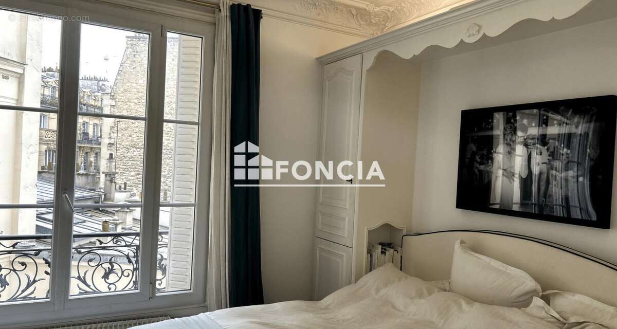 Appartement à PARIS-17E