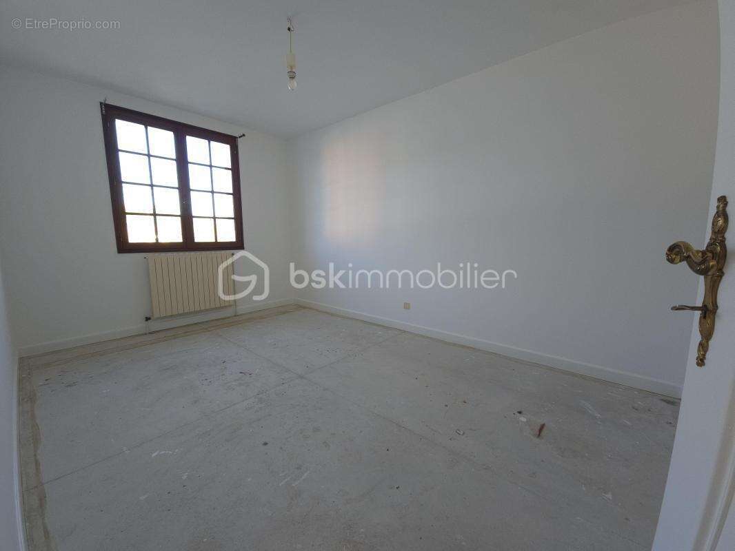 Maison à MONTELIMAR