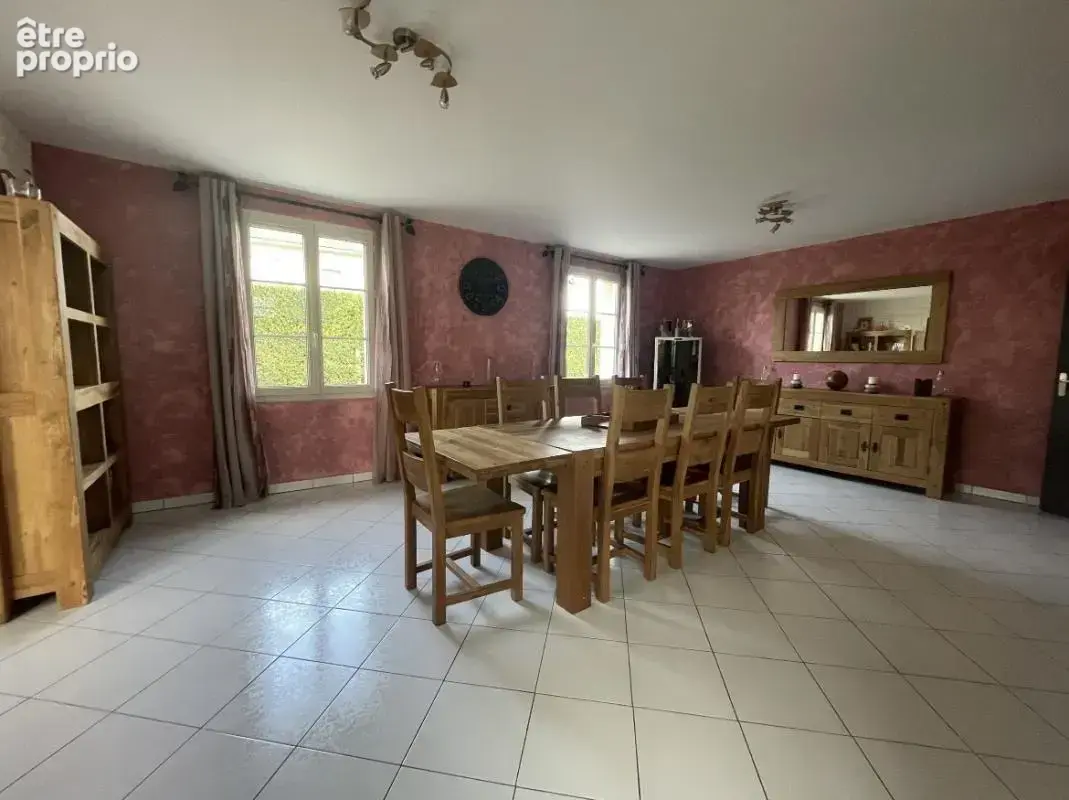 Propriété d'exception de plain-pied avec piscine - Availles- - photo 8