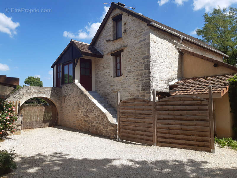 Maison à SALVAGNAC-CAJARC