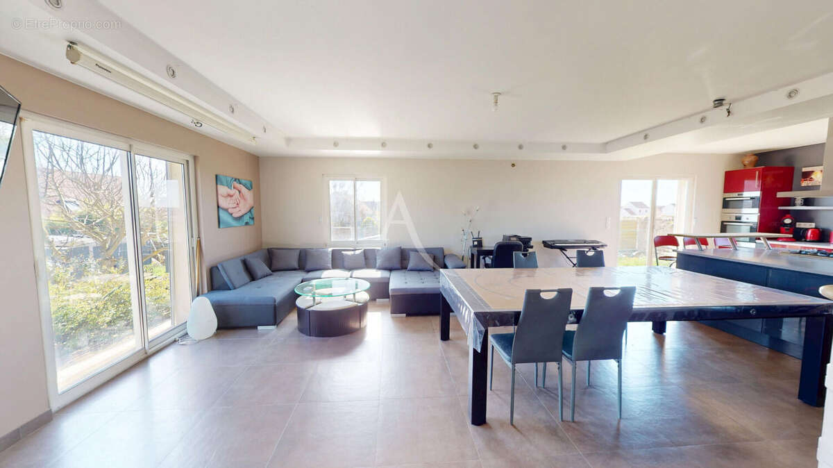 Maison à VERNOU-LA-CELLE-SUR-SEINE