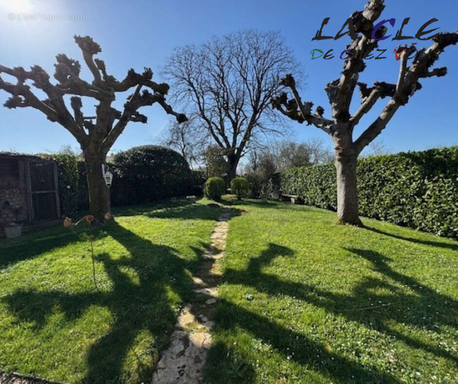 Maison à COULONGES-SUR-L'AUTIZE