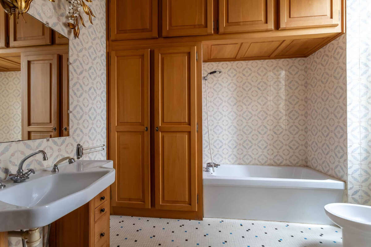 Chateau estate - photo 34