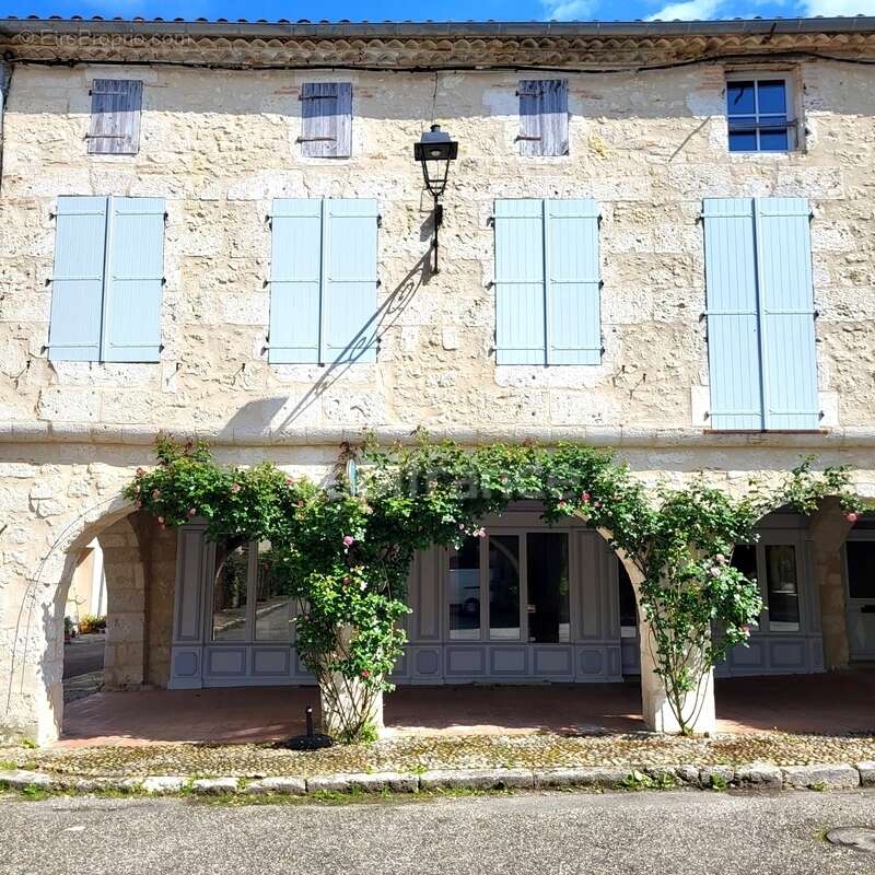 Appartement à SAINT-CLAR