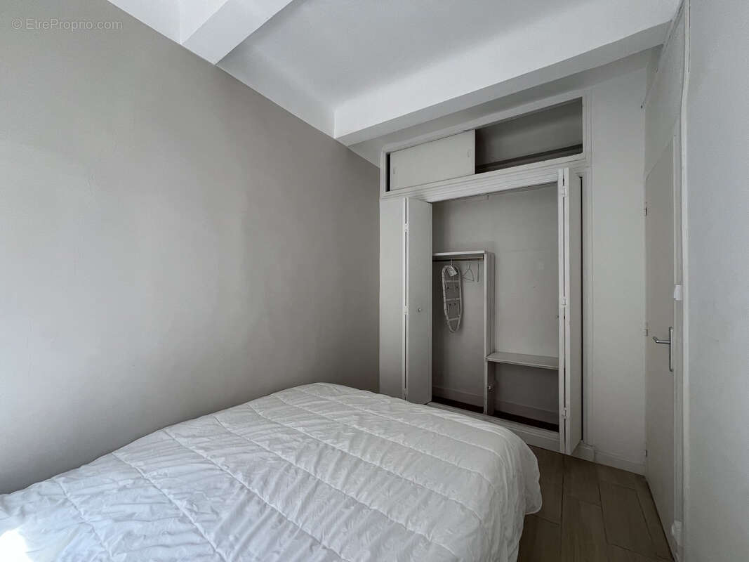 Appartement à MARSEILLE-1E