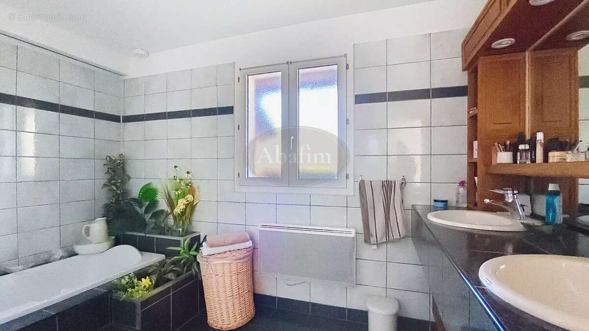 Maison à SAINT-MEDARD