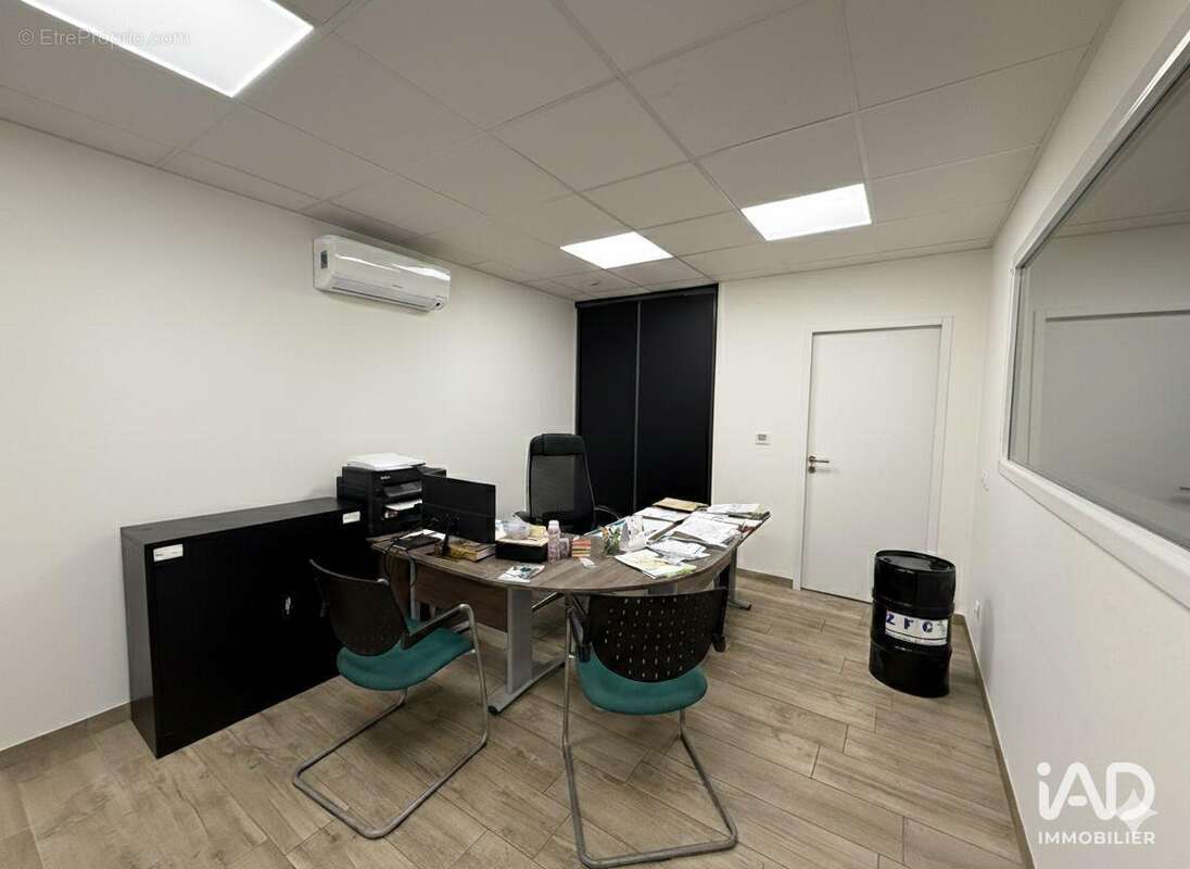 Photo 4 - Commerce à ROCHE-LA-MOLIERE