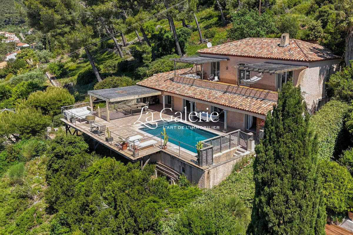 Maison à CARQUEIRANNE