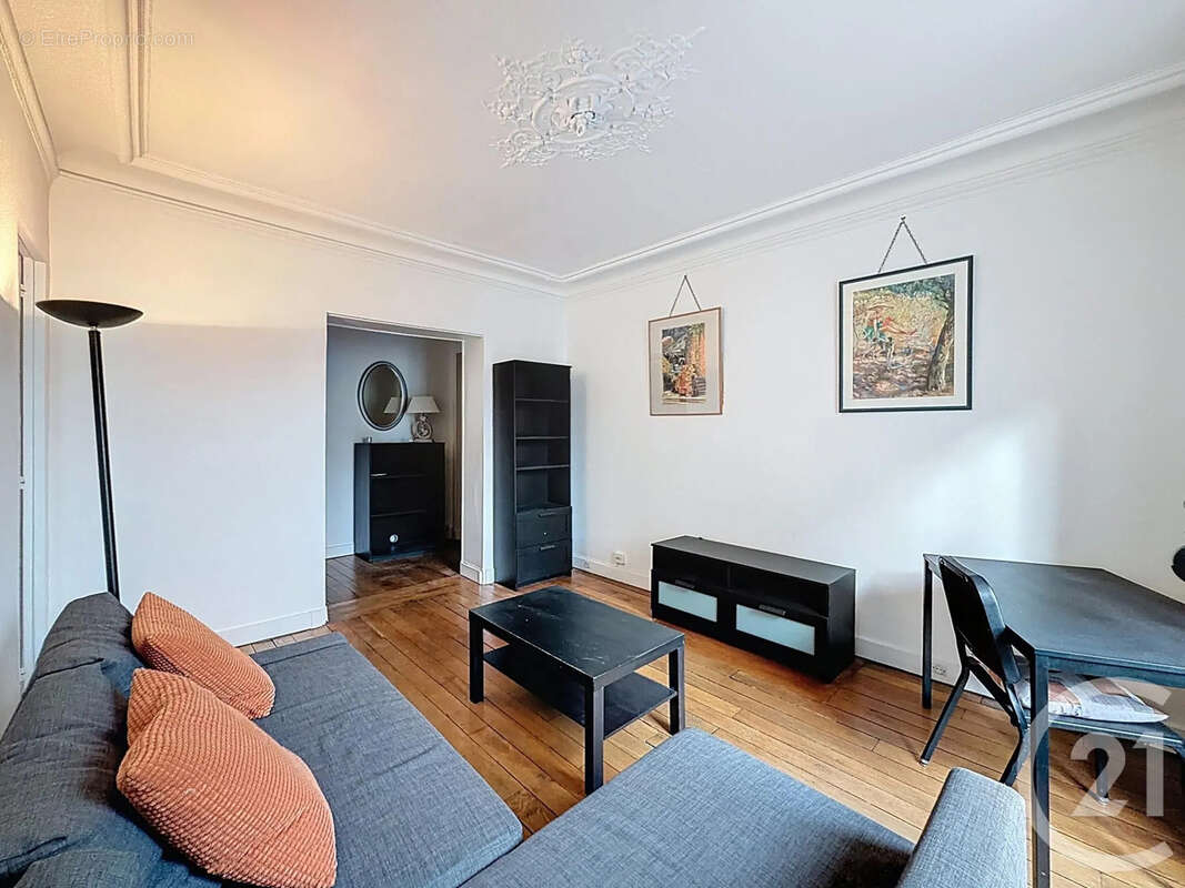 Appartement à PARIS-14E