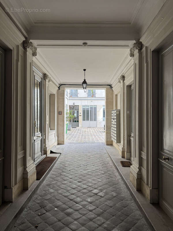 Appartement à PARIS-11E