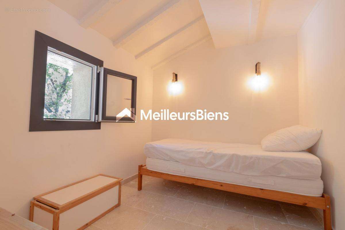 Maison à ROQUEBRUNE-SUR-ARGENS