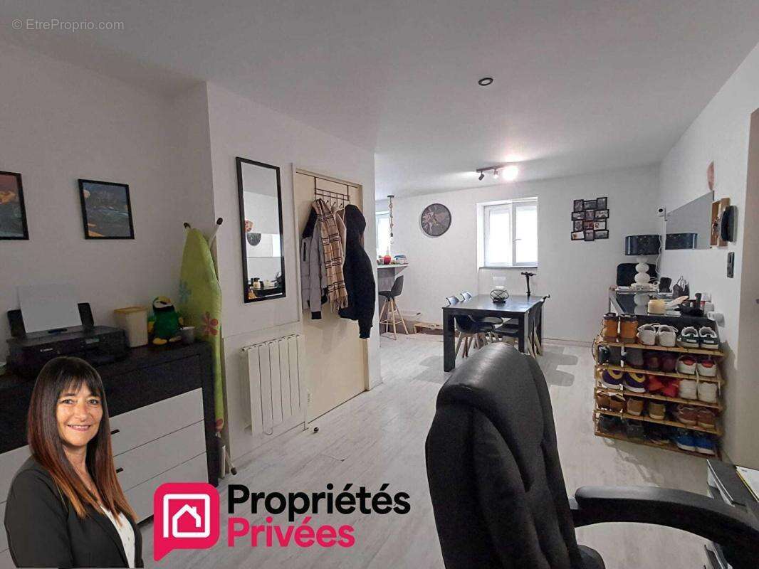 Appartement à LE COTEAU