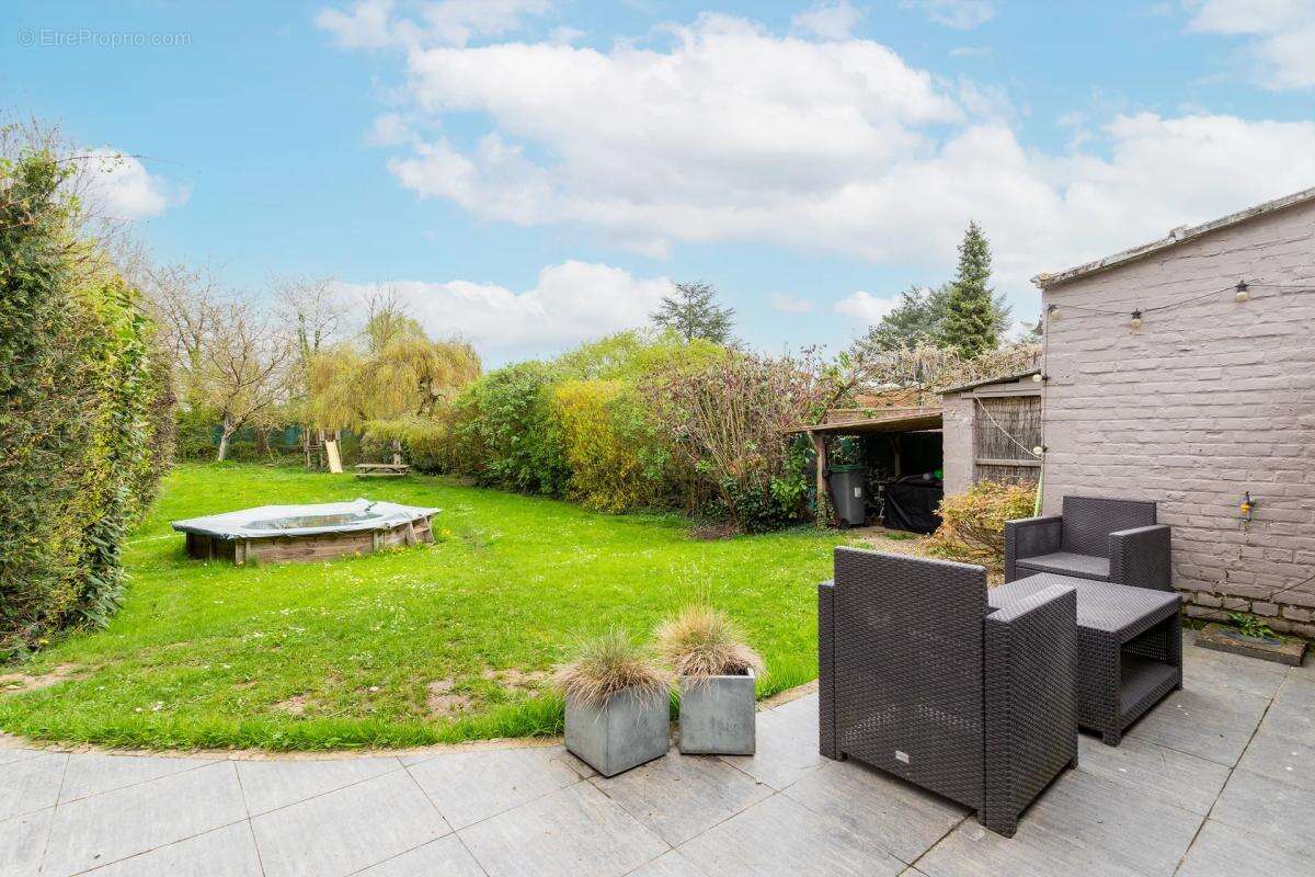 Maison à LA CHAPELLE-D'ARMENTIERES