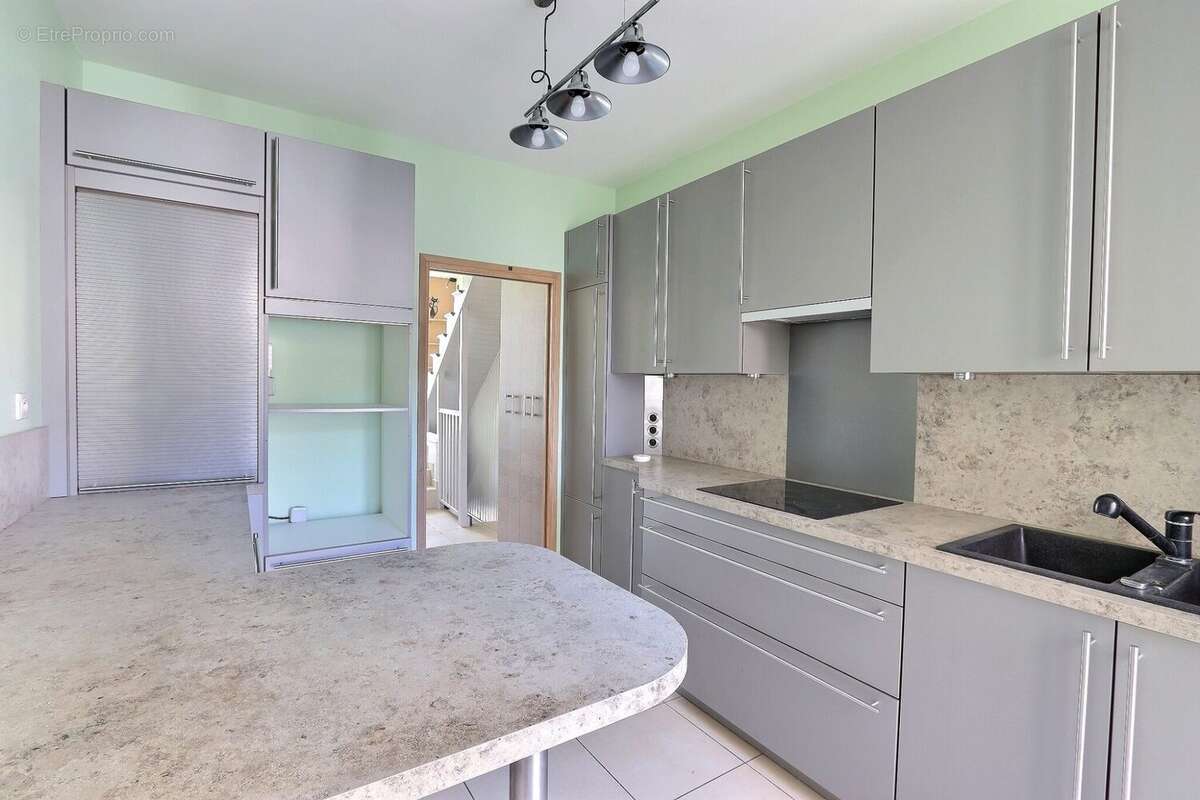 Maison 90 m² à Blanzat  - photo 2