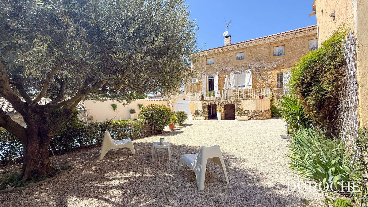 Maison à MORNAS