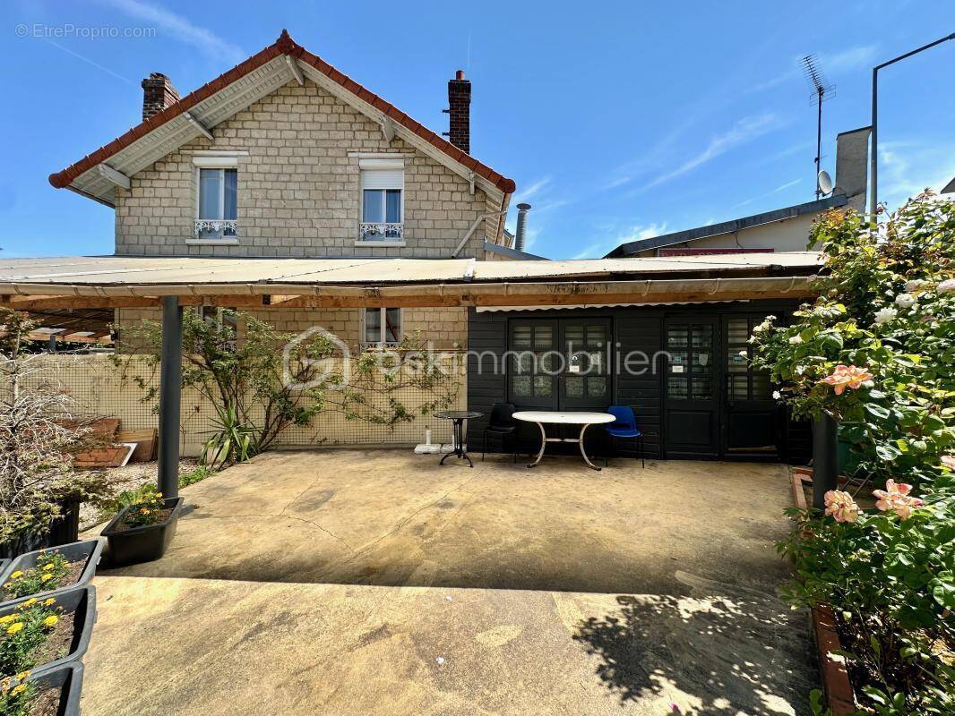 Maison à SAINT-OUEN-L'AUMONE