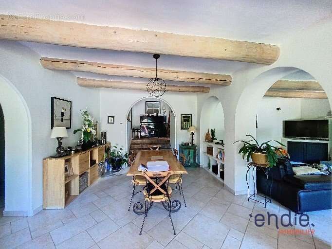 Maison à VILLECROZE