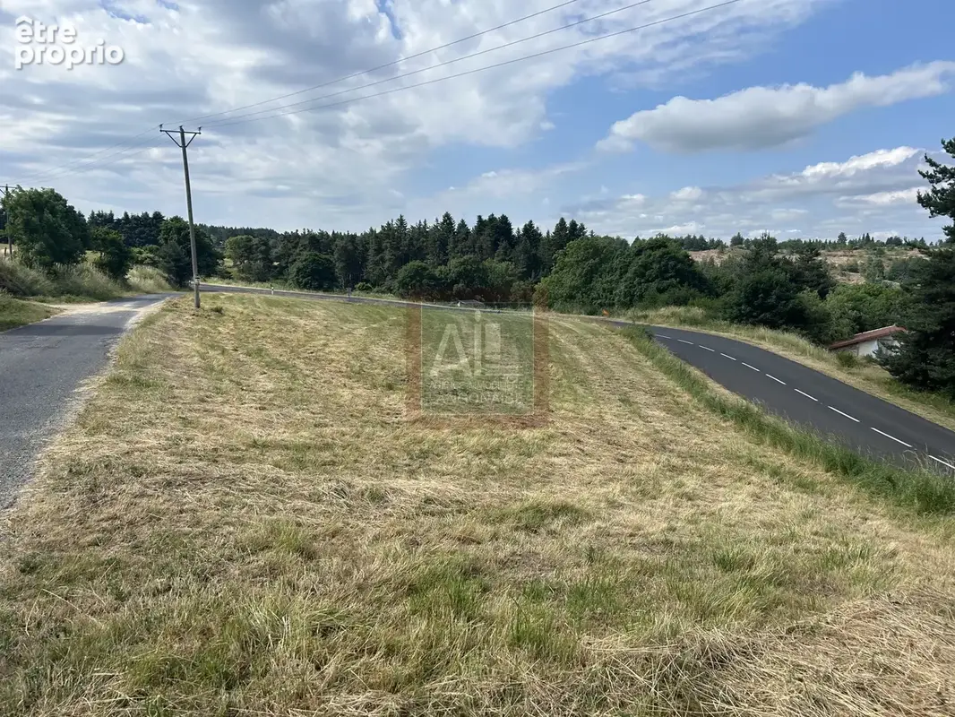 Terrain constructible de 2 280 m2 à Lesperon (07) - photo 3