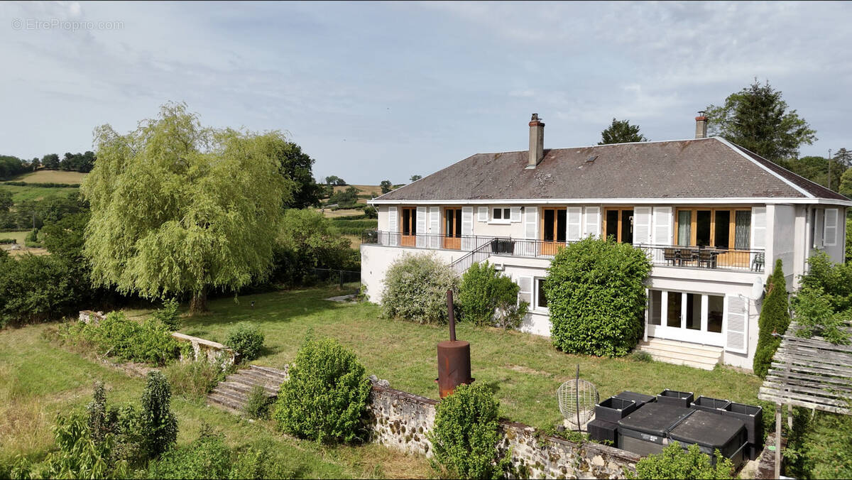 Maison à MONTIGNY-EN-MORVAN