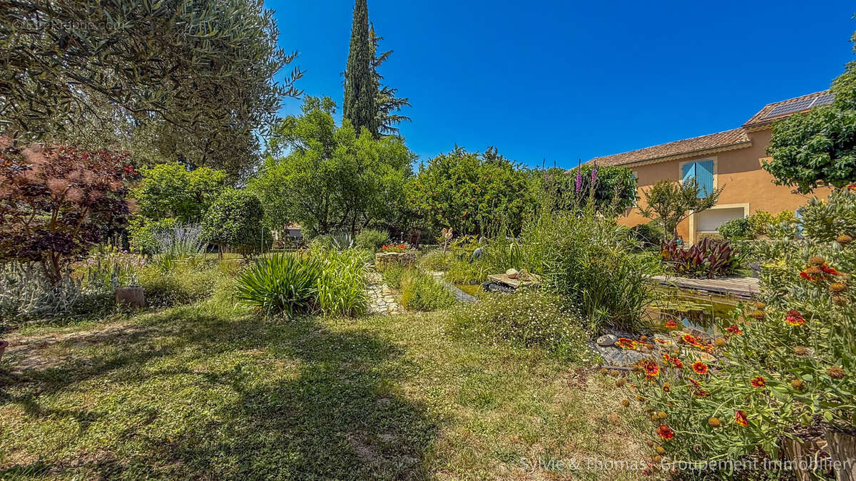 Maison à CADEROUSSE