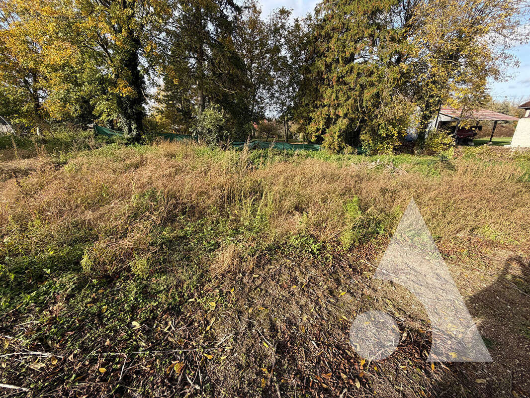 Terrain à CHARMONT-SOUS-BARBUISE