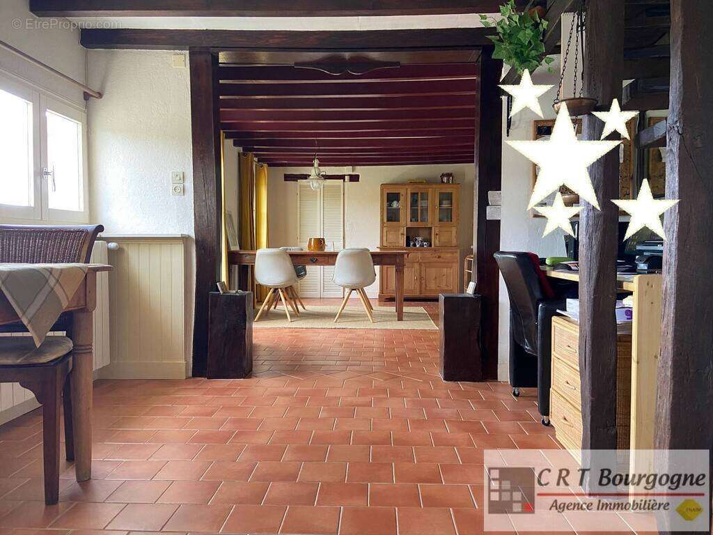 Maison à MOULINS-SUR-OUANNE