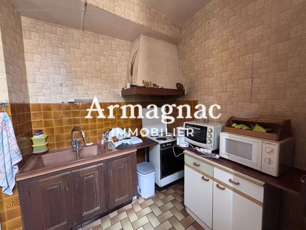 Maison à VIC-FEZENSAC