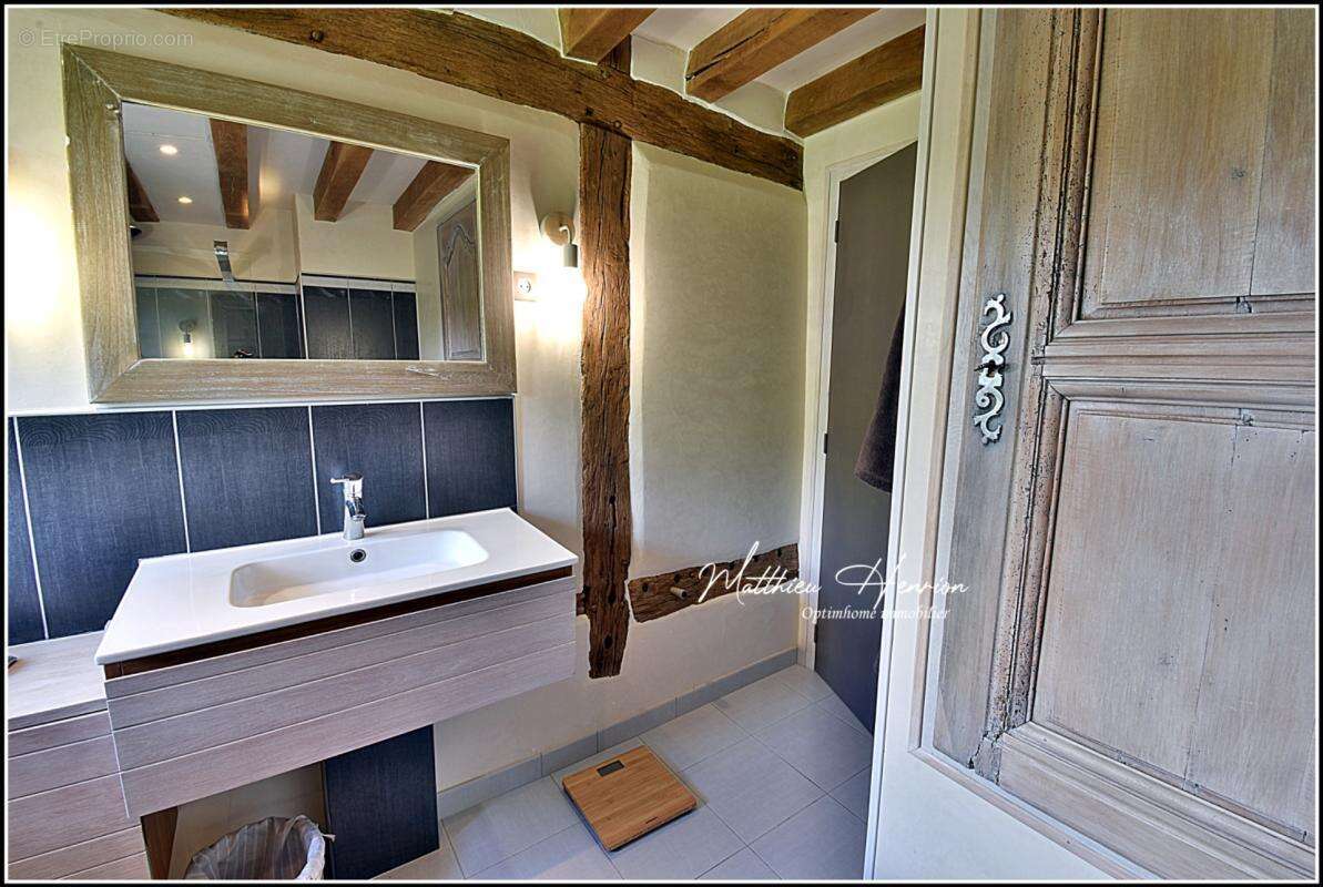 Maison de caractère chargée d'histoire, garage, DPE C ! - photo 14